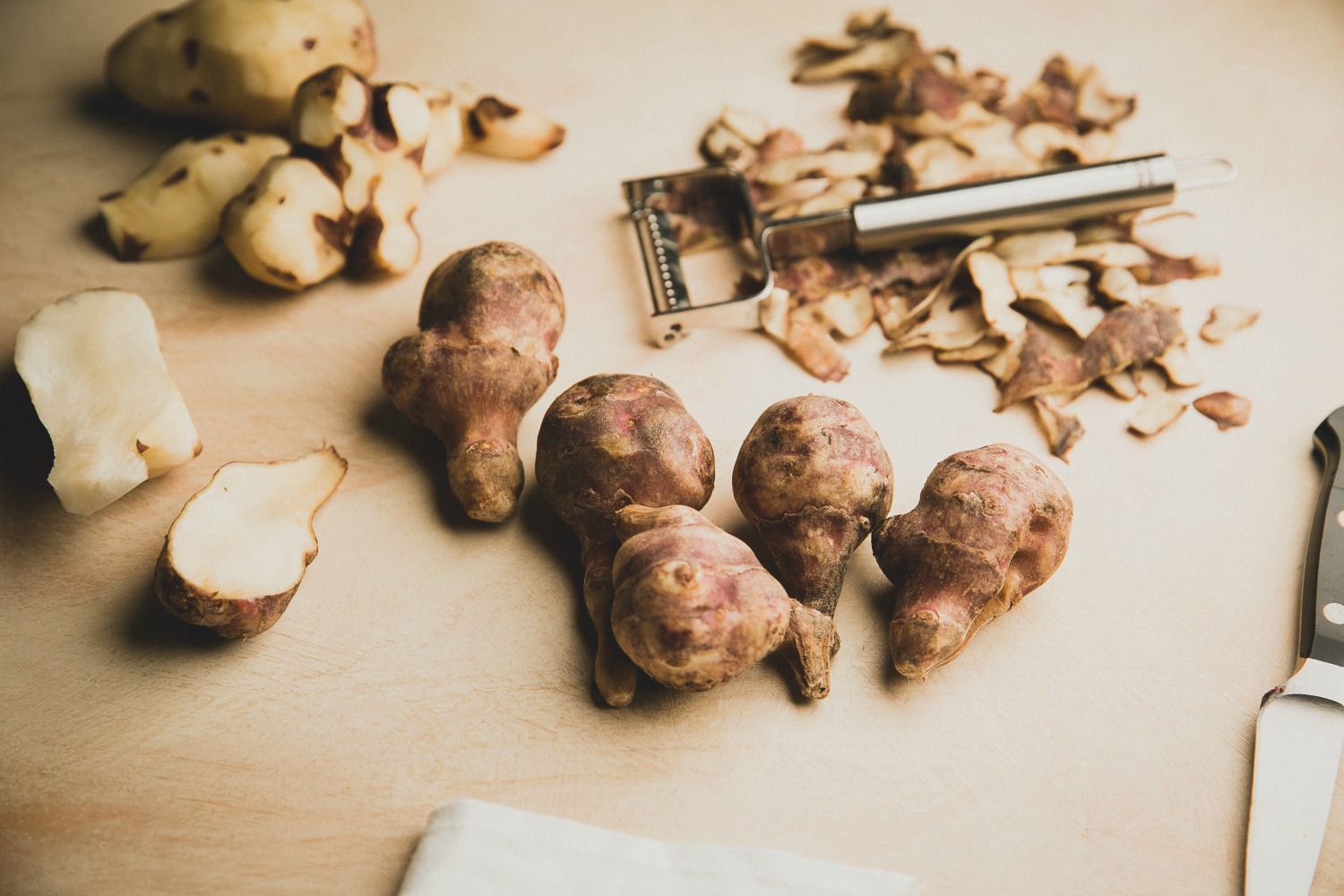Don’t let the name deceive you, Jerusalem artichokes are artichokes in name only. 
