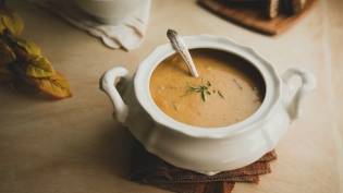 This recipe for Creamy Jerusalem Artichoke Soup balances notes of sweet nuttiness and smokiness. 